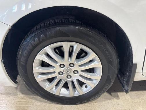 2017 Toyota Sienna XLE