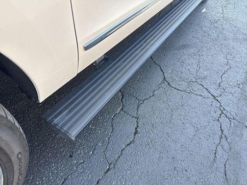 White Platinum Metallic Tri-Coat 2019 Lincoln Navigator L Reserve