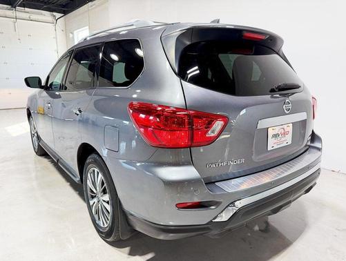 2019 Nissan Pathfinder S