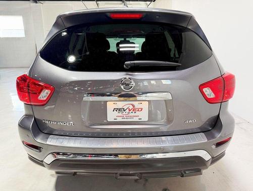 2019 Nissan Pathfinder S
