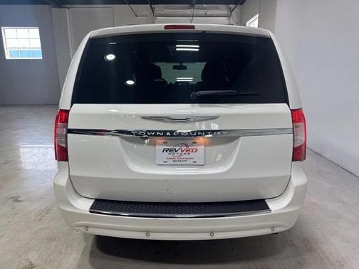 2012 Chrysler Town & Country Touring-L