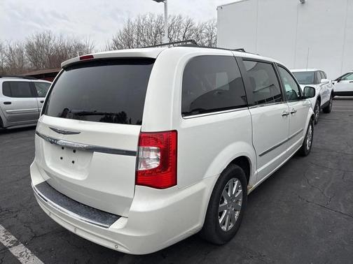 2012 Chrysler Town & Country Touring-L