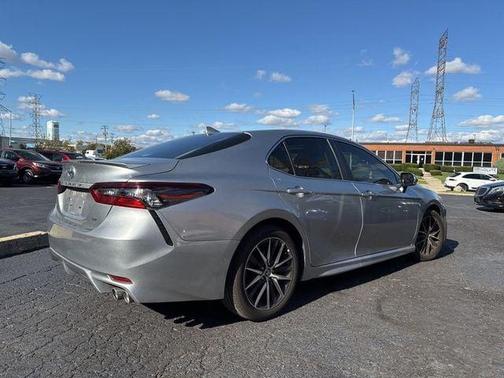 2022 Toyota Camry SE