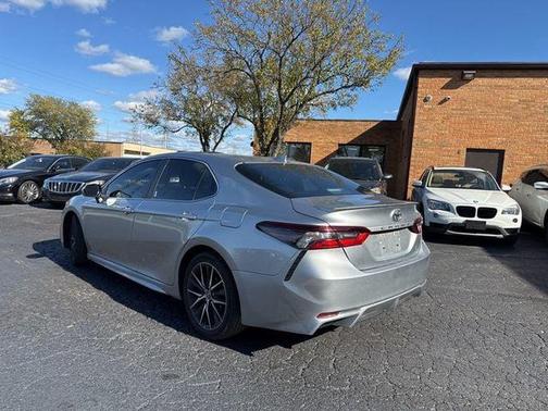 2022 Toyota Camry SE