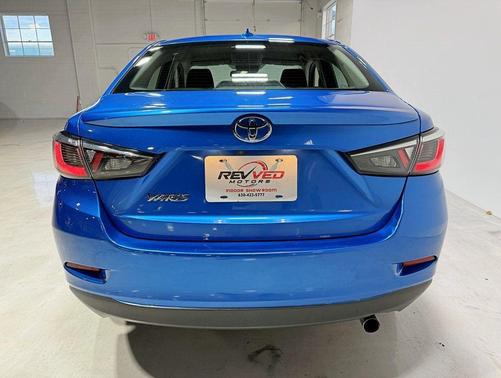 2020 Toyota Yaris Sedan LE