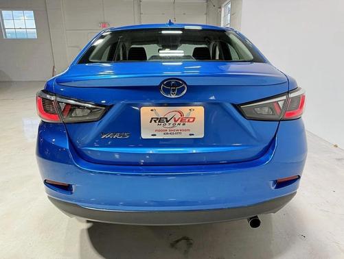 2020 Toyota Yaris Sedan LE