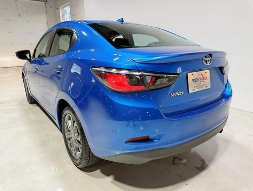2020 Toyota Yaris Sedan LE