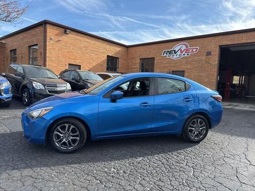 2020 Toyota Yaris Sedan LE