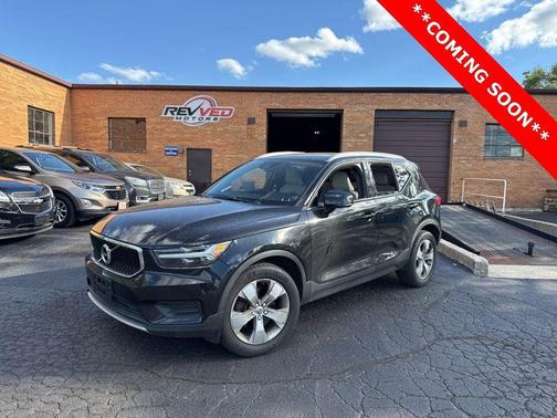 2020 Volvo XC40 T5 Momentum