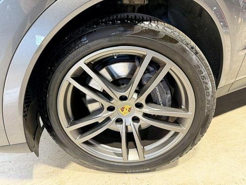 2022 Porsche Cayenne Cayenne