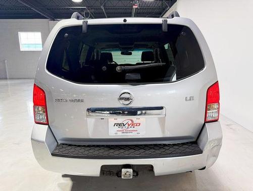 2008 Nissan Pathfinder LE