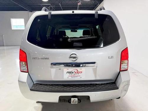 2008 Nissan Pathfinder LE