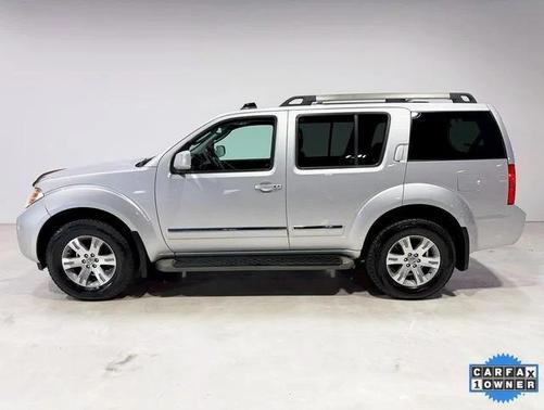 2008 Nissan Pathfinder LE