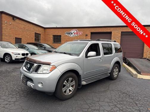 2008 Nissan Pathfinder LE