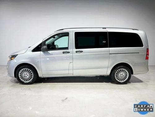 2017 Mercedes-Benz Metris Base