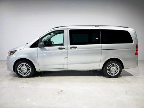 2017 Mercedes-Benz Metris Base