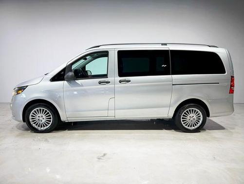 2017 Mercedes-Benz Metris Base