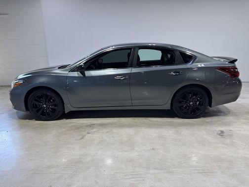 Gun Metallic 2017 Nissan Altima 2.5 SR
