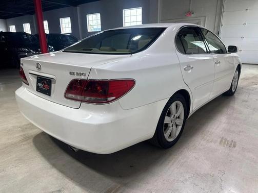 Crystal White 2005 Lexus ES 330 Base