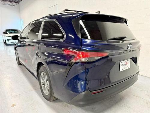 2021 Toyota Sienna XLE 8 Passenger