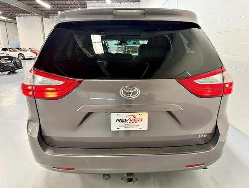 2019 Toyota Sienna XLE