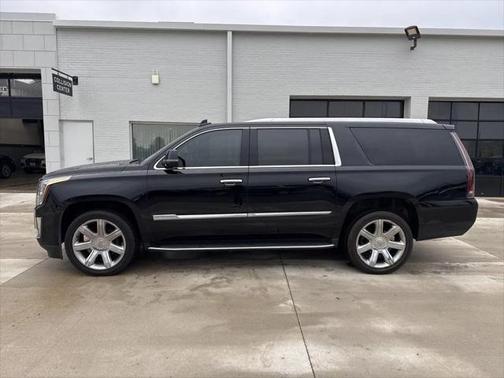 2018 Cadillac Escalade ESV Luxury