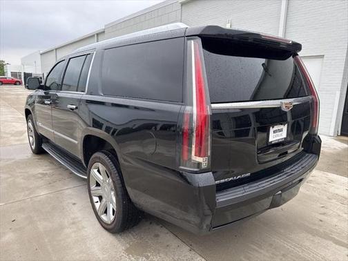 2018 Cadillac Escalade ESV Luxury