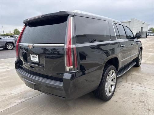 2018 Cadillac Escalade ESV Luxury