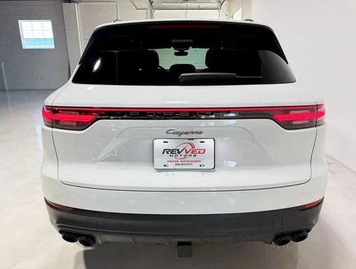 2022 Porsche Cayenne Platinum Edition