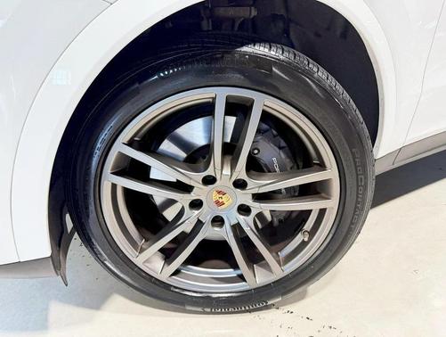 2022 Porsche Cayenne Platinum Edition