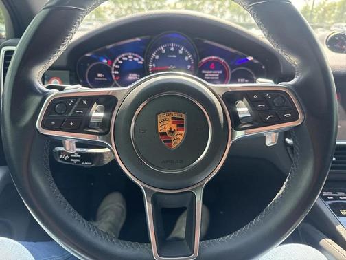 2022 Porsche Cayenne Platinum Edition