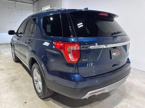 Blue Jeans Metallic 2016 Ford Explorer XLT