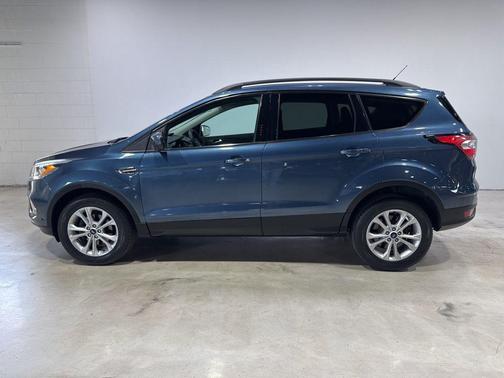 Blue Metallic 2018 Ford Escape SE
