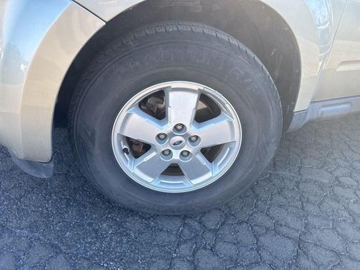 2010 Ford Escape XLS