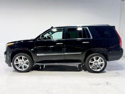 2017 Cadillac Escalade Luxury