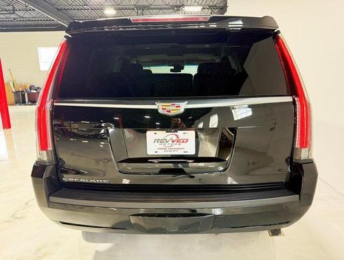 2017 Cadillac Escalade Luxury