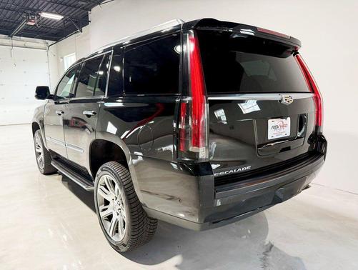 2017 Cadillac Escalade Luxury