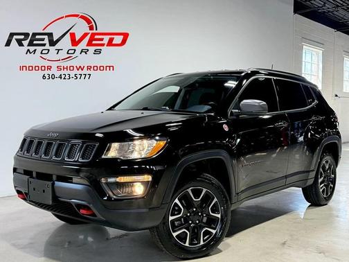 Diamond Black Crystal Pearlcoat 2020 Jeep Compass Trailhawk