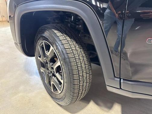 Diamond Black Crystal Pearlcoat 2020 Jeep Compass Trailhawk