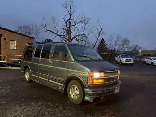 1999 Chevrolet Express 1500 Base