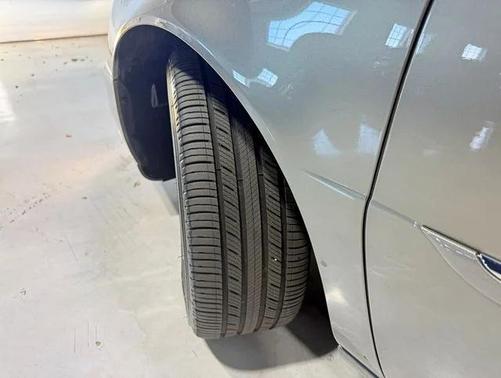 2011 Cadillac DTS Luxury Collection