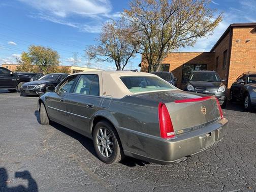 2011 Cadillac DTS Luxury Collection