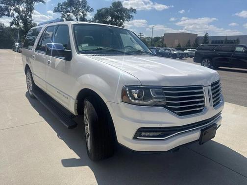2015 Lincoln Navigator Base