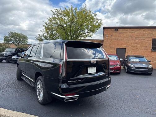 2022 Cadillac Escalade ESV Premium Luxury