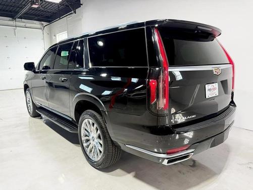 2022 Cadillac Escalade ESV Premium Luxury