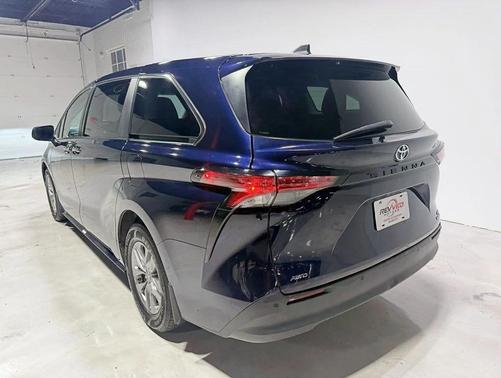 2021 Toyota Sienna XLE 7 Passenger