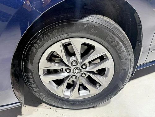 2021 Toyota Sienna XLE 7 Passenger