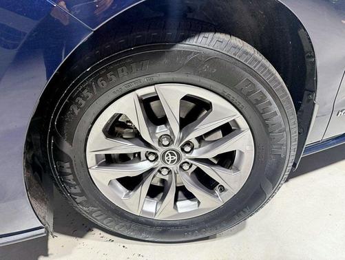 2021 Toyota Sienna XLE 7 Passenger