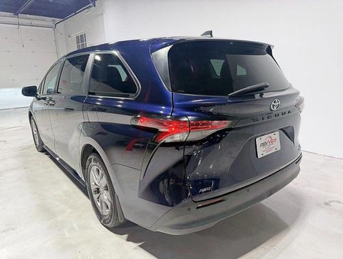 2021 Toyota Sienna XLE 7 Passenger