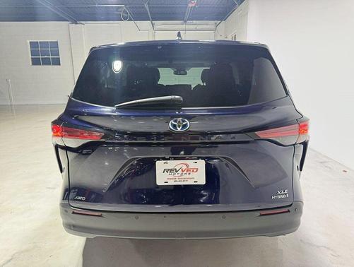 2021 Toyota Sienna XLE 7 Passenger